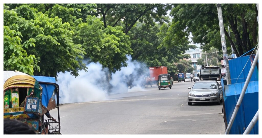 এবার শিল্পকলার সামনে ককটেল বিস্ফোরণ